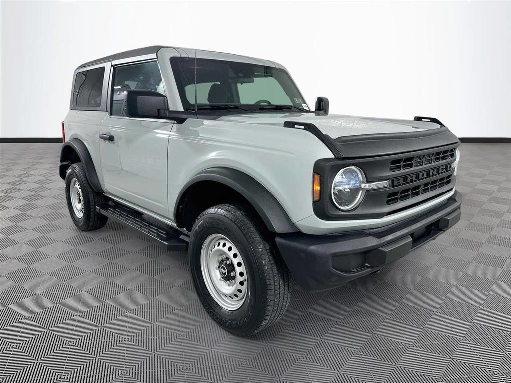 Certified 2022 Ford Bronco 2-Door AWD/4WD image 1