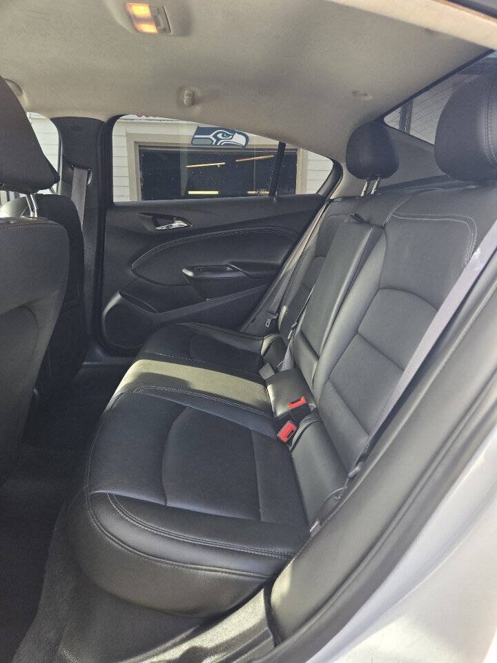 Used 2017 Chevrolet Cruze Premier FWD image 7