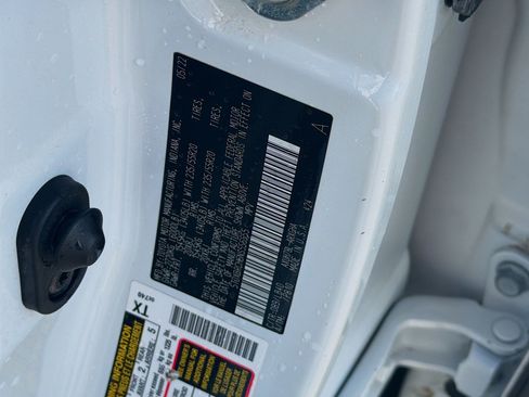 Used 2022 Toyota Highlander Limited image 39