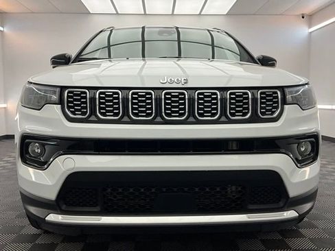 Used 2025 Jeep Compass Limited AWD/4WD image 2