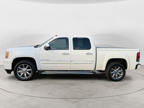Used 2008 GMC Sierra 1500 Denali image 2