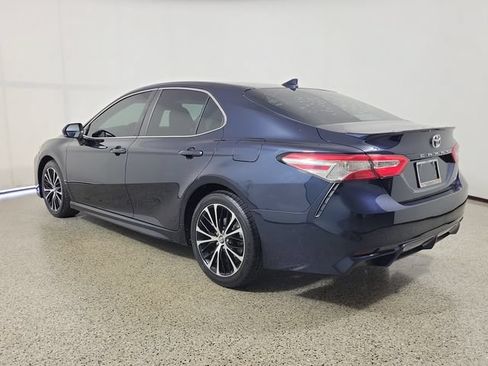 Used 2020 Toyota Camry SE w/ Convenience Package FWD image 7