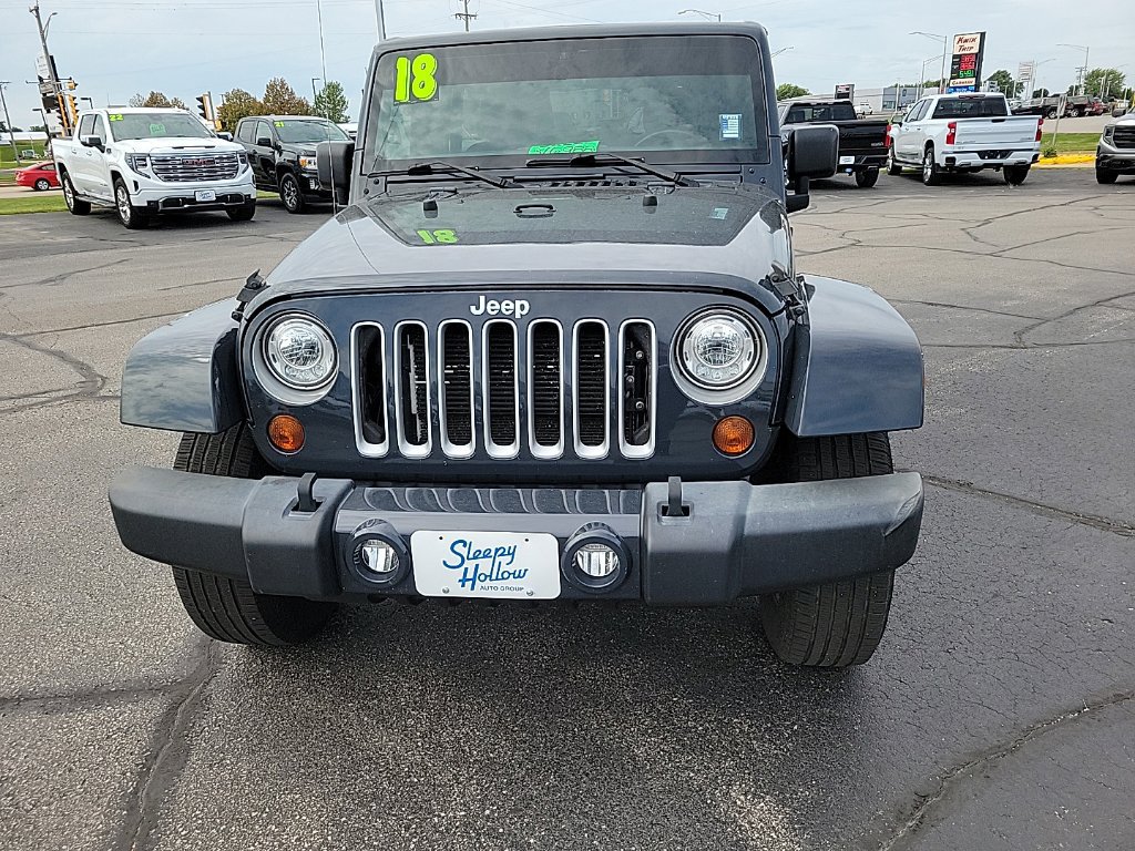 Used 2018 Jeep Wrangler Unlimited Sahara w/ Dual Top Group AWD/4WD image 2
