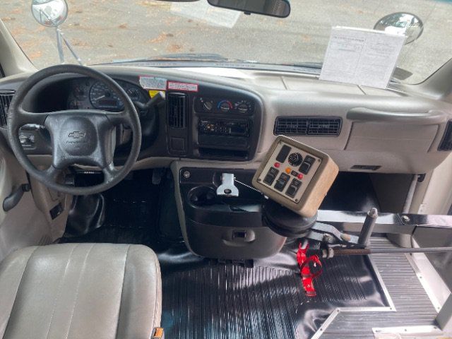 Used 2001 Chevrolet Express 3500 RWD image 11