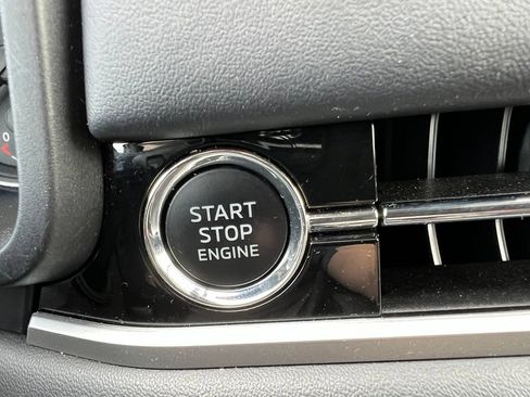 Used 2025 Mitsubishi Outlander SE AWD/4WD image 30