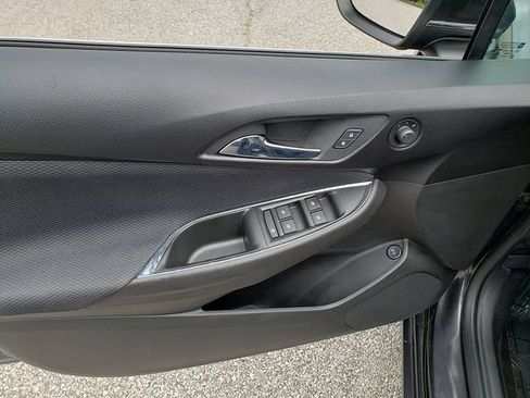 Used 2017 Chevrolet Cruze LT FWD image 11