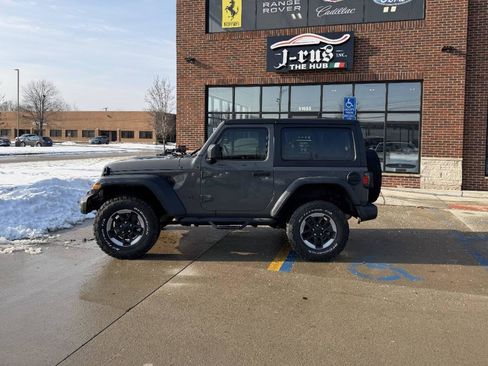 Used 2019 Jeep Wrangler Sport image 10
