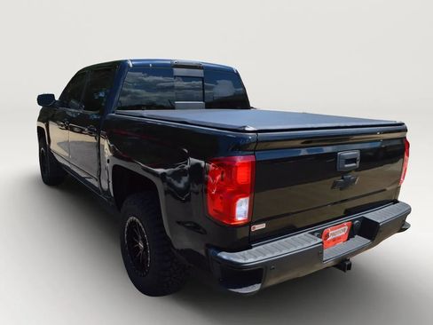 Used 2018 Chevrolet Silverado 1500 LTZ Z71 w/ LTZ Plus Package AWD/4WD image 6