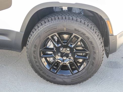 New 2026 Land Rover Defender 110 S image 9