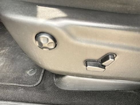 Used 2024 Dodge Durango SXT w/ 3rd Row Seating Group AWD/4WD image 12