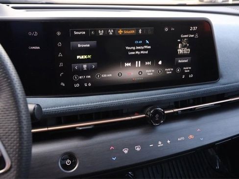 Certified 2025 Nissan Ariya Platinum image 16