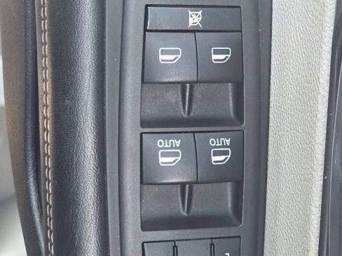 Used 2022 Chrysler Pacifica Touring-L FWD image 27