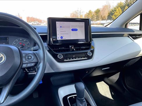 Used 2023 Toyota Corolla LE image 18