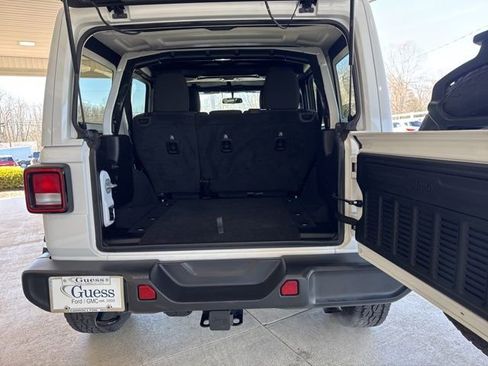 Used 2020 Jeep Wrangler Unlimited Sahara w/ Cold Weather Group image 29