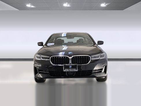 Certified 2023 BMW 530e image 6