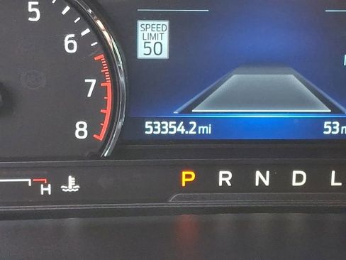 Used 2022 Ford Explorer XLT w/ Equipment Group 202A image 22