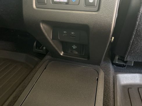 New 2025 Mitsubishi Outlander SEL image 30