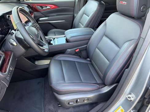 Used 2025 Chevrolet Traverse Z71 w/ Enhanced Driving Package AWD/4WD image 5