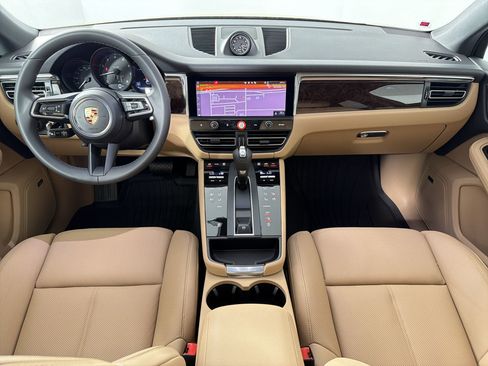 Used 2026 Porsche Macan AWD/4WD image 17