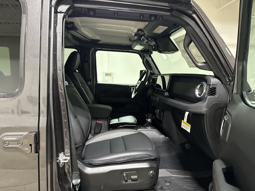 New 2026 Jeep Wrangler Unlimited Sahara AWD/4WD image 20