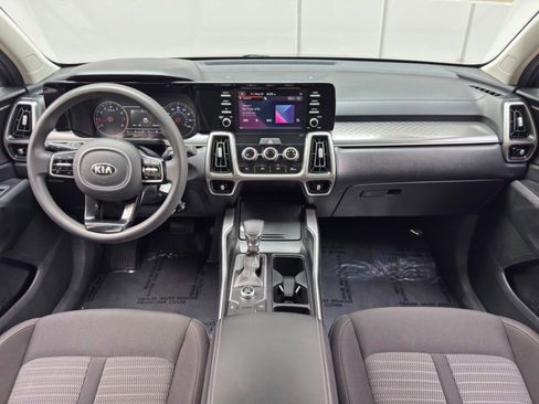 Used 2021 Kia Sorento LX FWD image 11