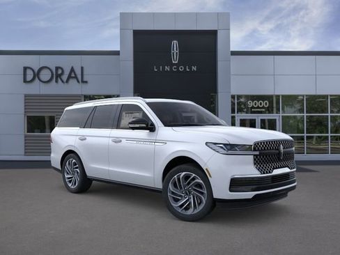 New 2026 Lincoln Navigator Reserve AWD/4WD image 7
