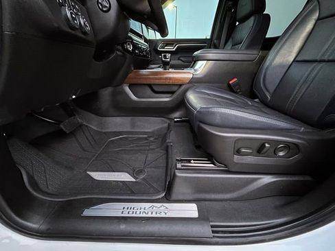 Used 2022 Chevrolet Silverado 1500 High Country w/ High Country Premium Package image 36