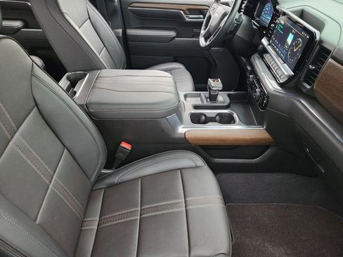 Used 2024 Chevrolet Silverado 1500 High Country AWD/4WD image 15