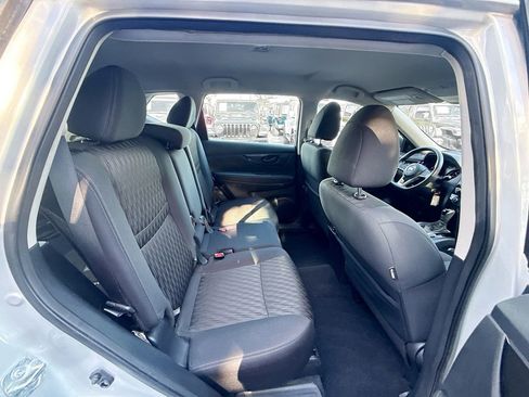 Used 2020 Nissan Rogue S image 31