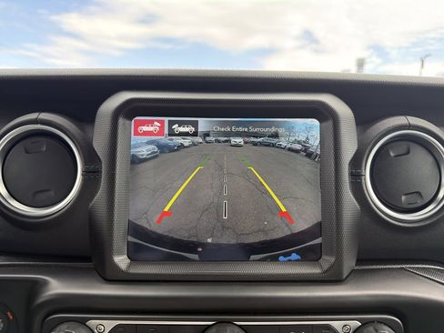 Used 2022 Jeep Wrangler Unlimited Rubicon 4xe w/ Steel Bumper Group AWD/4WD image 24