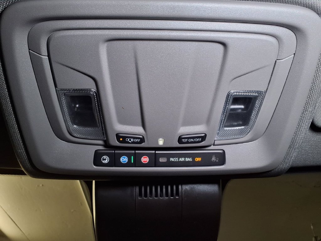 Used 2024 GMC Sierra 1500 Elevation w/ LPO, Elevation Black Package AWD/4WD image 8