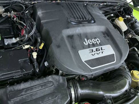 Used 2013 Jeep Wrangler Unlimited Sport image 27