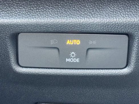 New 2026 Volkswagen Tiguan SE AWD/4WD image 17