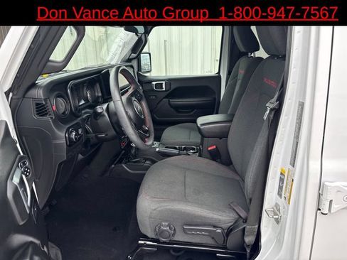 Used 2024 Jeep Wrangler Unlimited Rubicon AWD/4WD image 10
