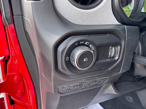 Used 2024 Jeep Wrangler Unlimited Sport AWD/4WD image 14