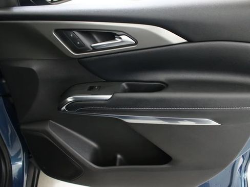 Certified 2026 Chevrolet Traverse LT FWD image 32