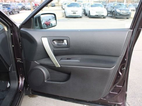 Used 2011 Nissan Rogue SV image 22