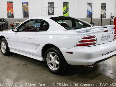 Used 1994 Ford Mustang GT image 4