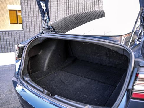 Used 2018 Tesla Model 3 Mid Range RWD image 38