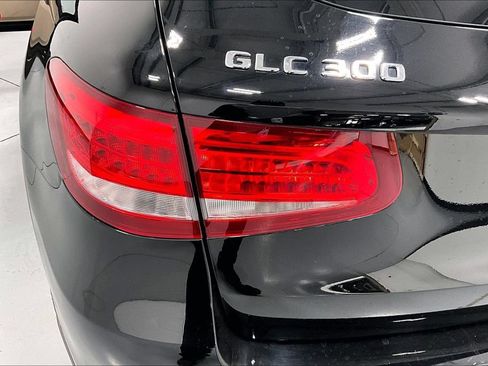 Used 2017 Mercedes-Benz GLC 300 4MATIC image 37