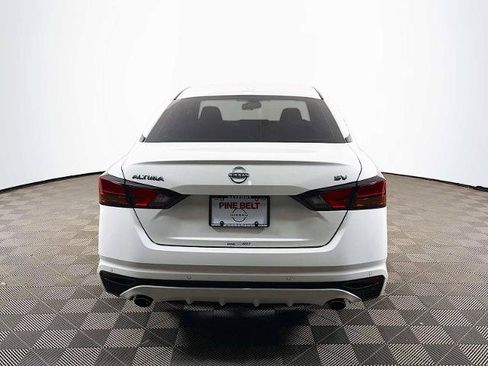 Certified 2024 Nissan Altima 2.5 SV w/ SV Premium Package FWD image 5