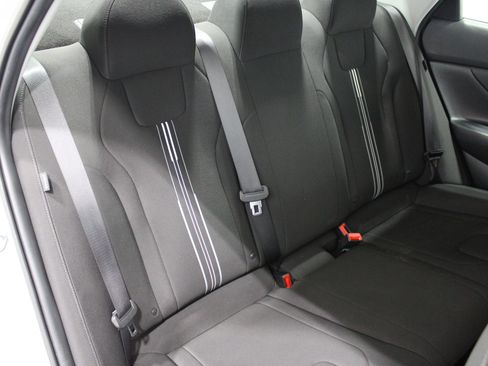 Used 2024 Hyundai Elantra SEL FWD image 22