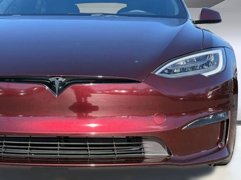 Used 2021 Tesla Model S Plaid image 11