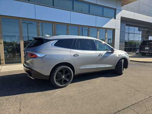 Used 2023 Buick Enclave Essence w/ Experience Buick Package AWD/4WD image 9