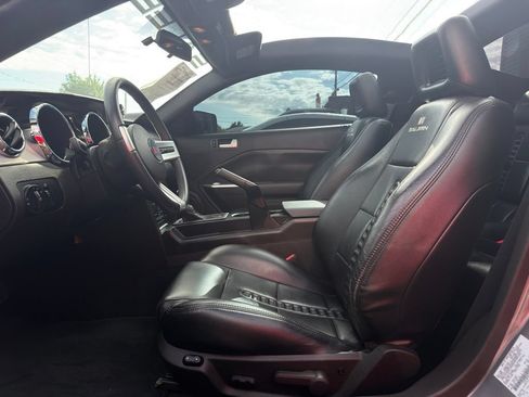 Used 2006 Ford Mustang GT RWD image 2