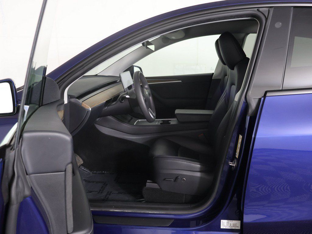 Used 2023 Tesla Model Y Long Range AWD/4WD image 34