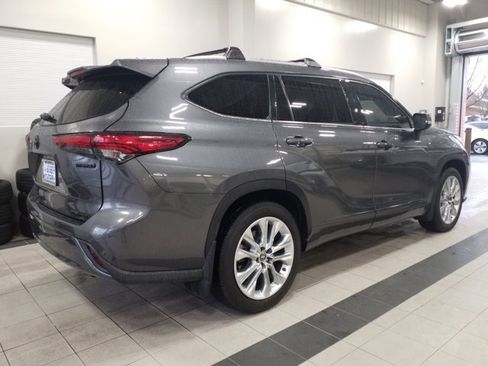Used 2023 Toyota Highlander Limited image 20