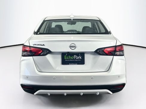 Used 2025 Nissan Versa SV FWD image 7
