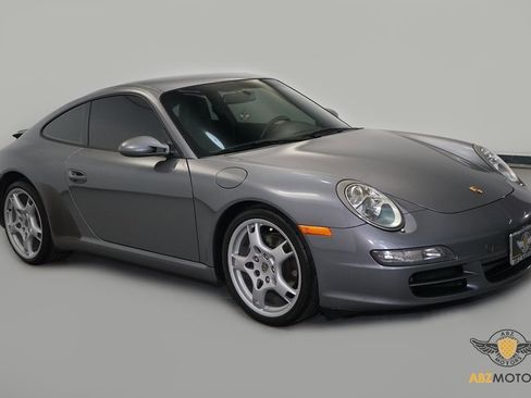 Used 2005 Porsche 911 Carrera image 2