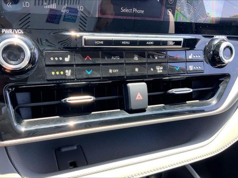 Used 2021 Toyota Highlander Platinum AWD/4WD image 33